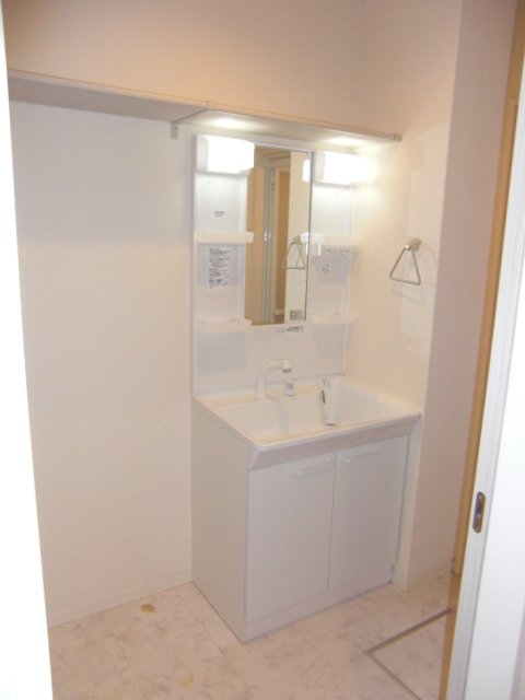 洗面設備　シャワー付洗面台