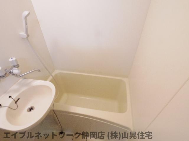 バス・シャワールーム　お風呂です