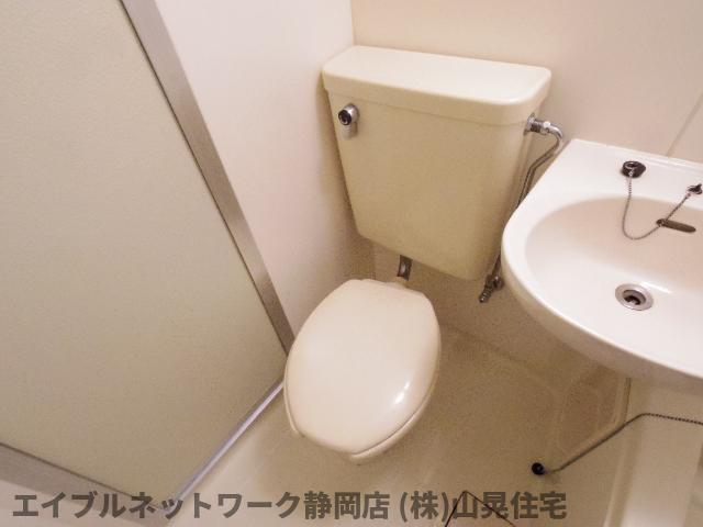 トイレ　トイレもきれいです