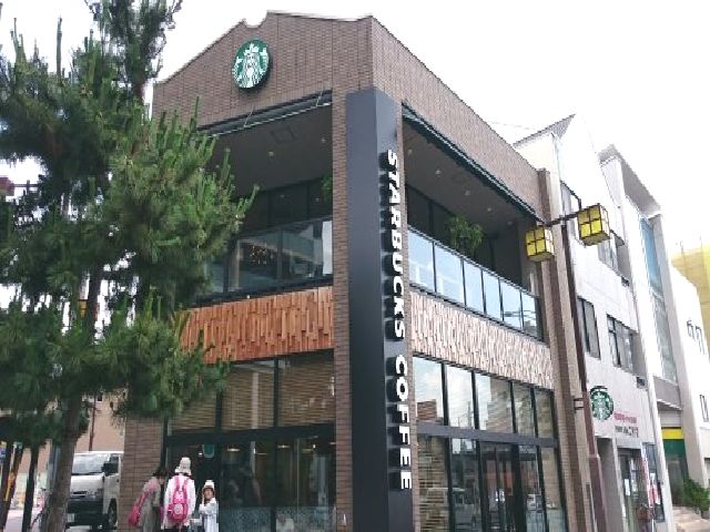 飲食店　スターバックスコーヒー覚王山店（飲食店）まで690m
