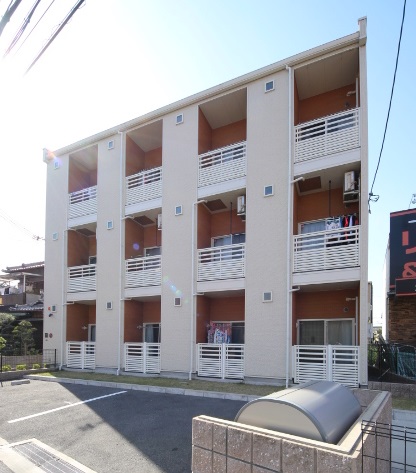 豊中市熊野町のマンションの建物外観
