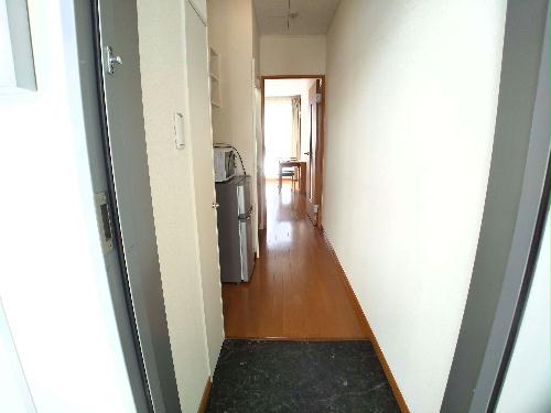 玄関　玄関ドアは防犯サムターン設置