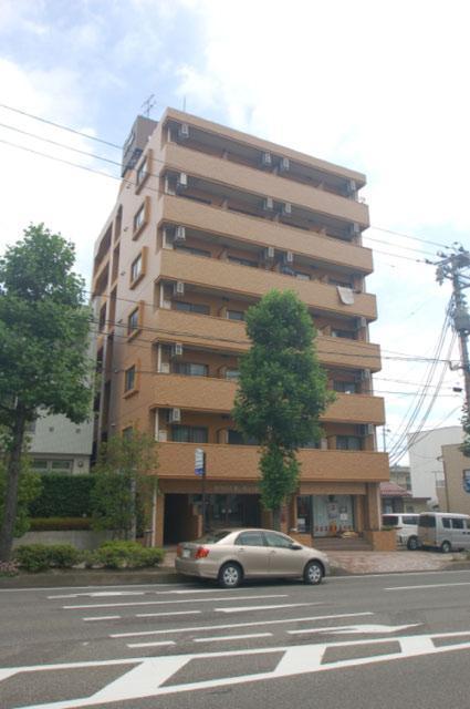 ダイアパレス郡山麓山公園の建物外観