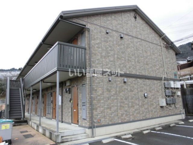 京都市山科区大塚北溝町のアパートの建物外観
