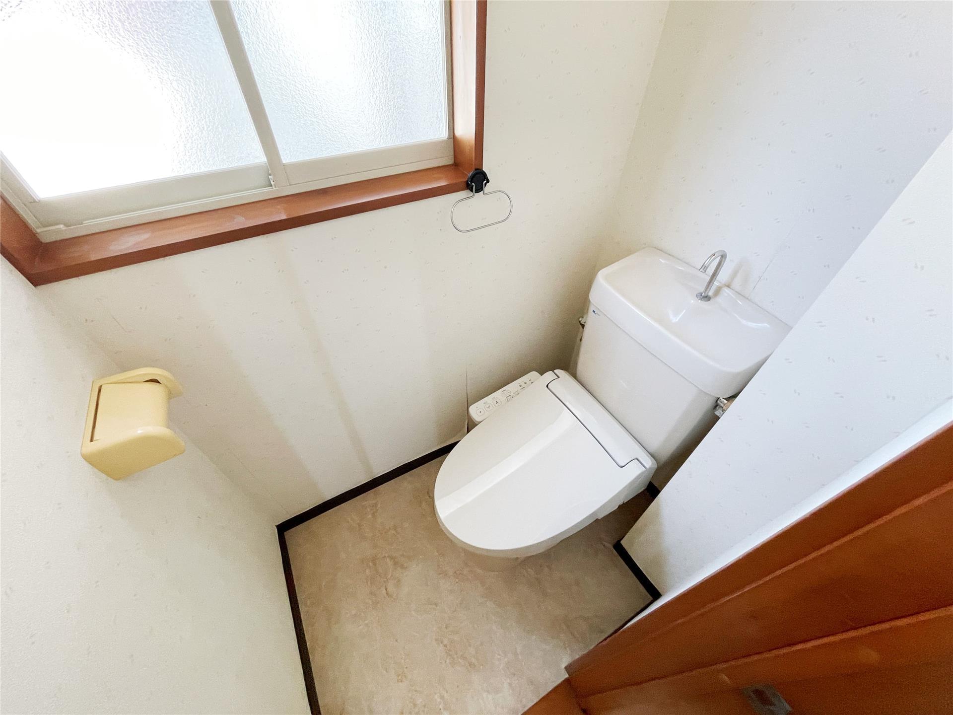 トイレ　温水洗浄便座