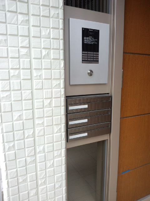 エントランス　オートロック（同シリーズの物件の写真です）