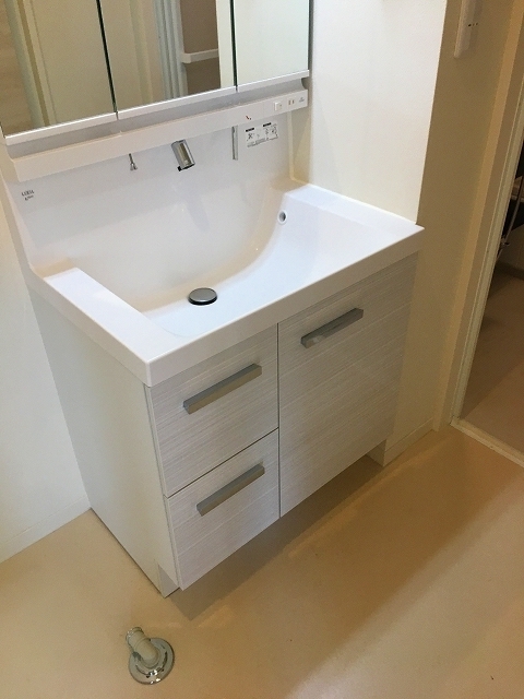 洗面設備　（同シリーズの物件の写真です）