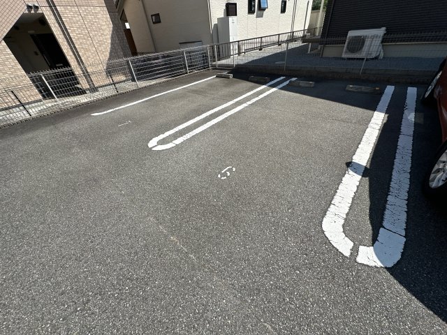 【アンベリールの駐車場】