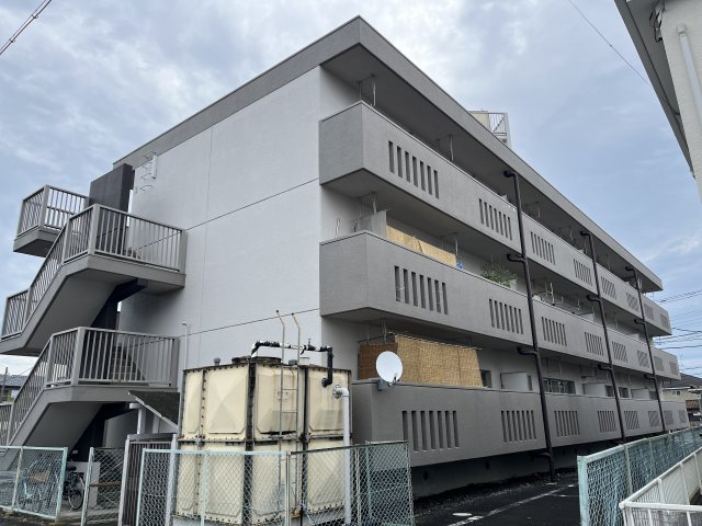 【吉田マンションの建物外観】