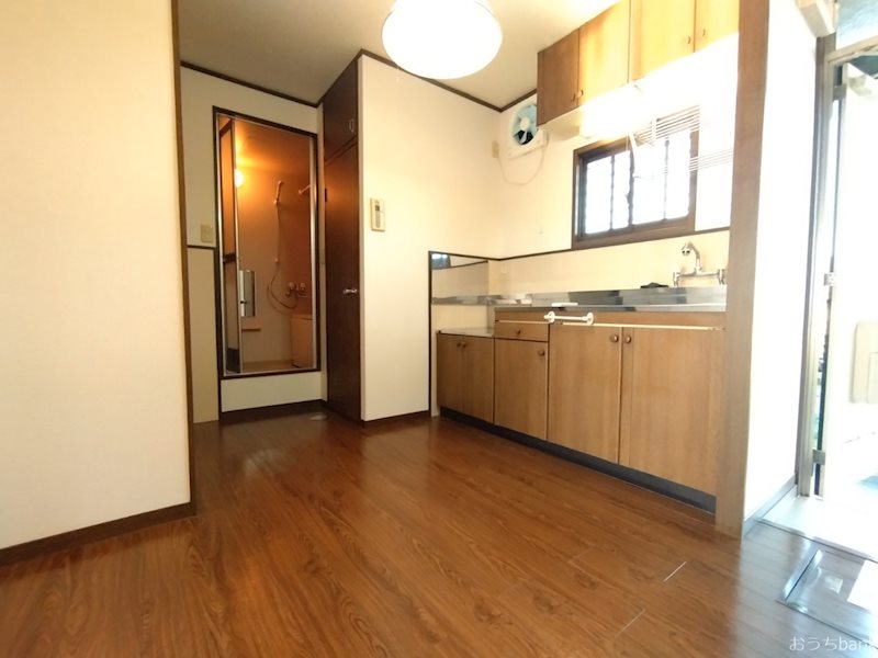 居室・リビング　ダイニングテーブルを置いても良いですね。