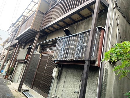 尼崎市大庄中通2丁目テラスハウスの建物外観