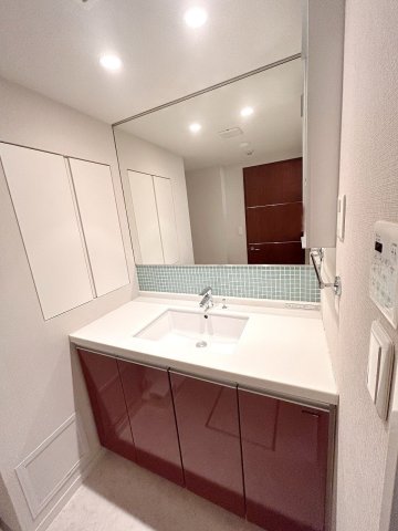 洗面設備　※別部屋の参考写真です。