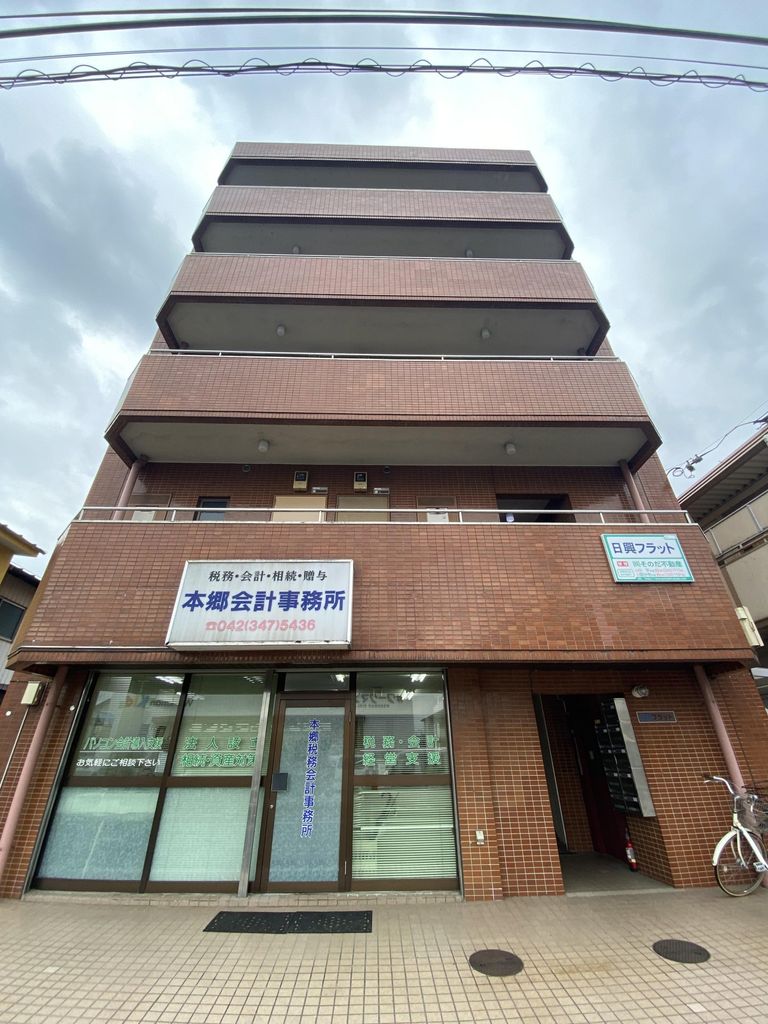 小平市仲町のマンションの建物外観