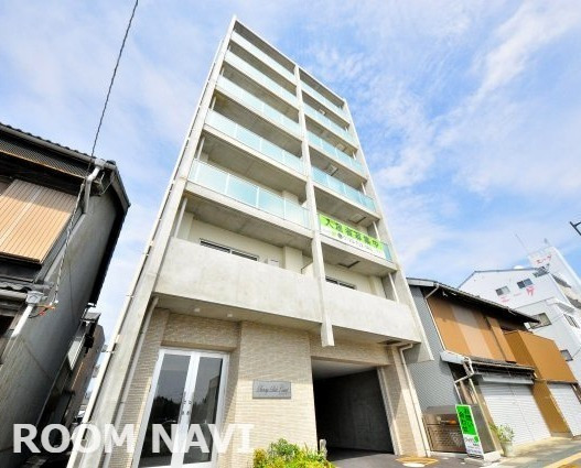 徳島市吉野本町のマンションの建物外観