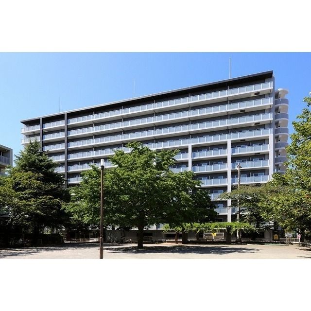 【藤沢市朝日町のマンションの建物外観】