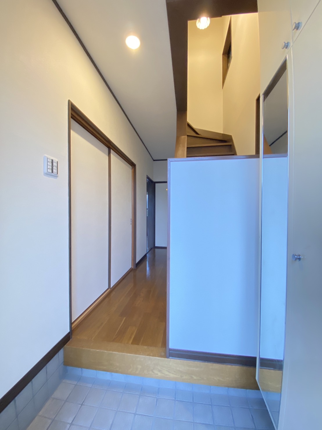 高丸4丁目戸建の玄関写真