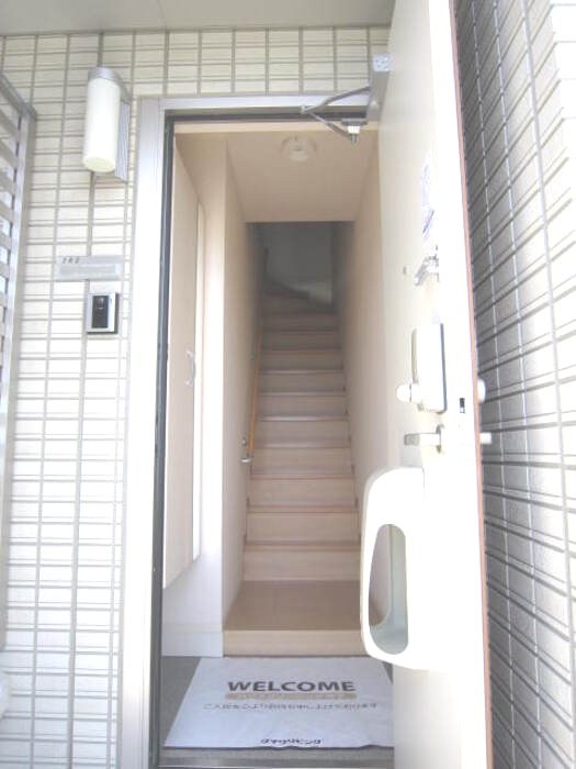 玄関　202号室の写真