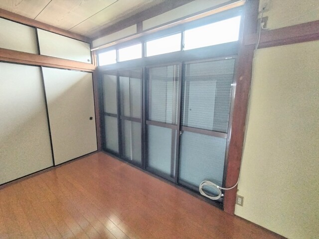 セキュリティ　雨戸あり