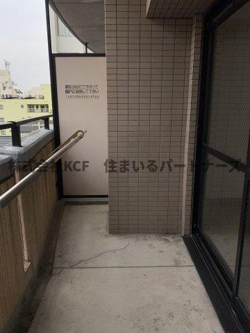 バルコニー　開放的で明るい空間を演出してくれるバルコニーです