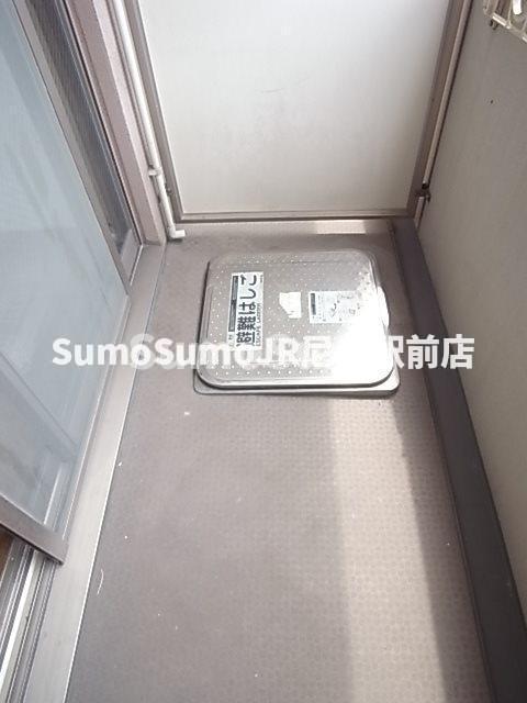 バルコニー　暖かな日差しのふりそそぐバルコニー