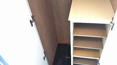 玄関　シューズボックス有り。