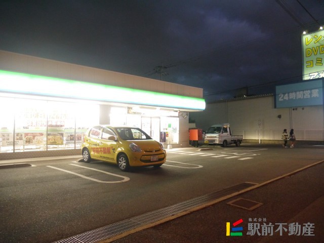 コンビニ　ファミリーマート下山門1丁目店（コンビニ）まで100m