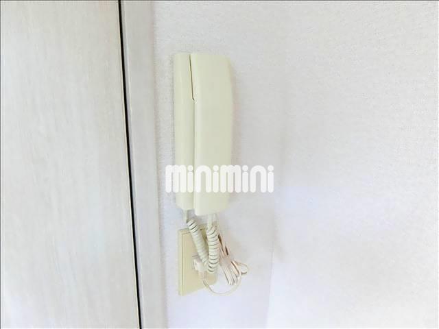 セキュリティ　インターホンで来訪者を確認できますね。