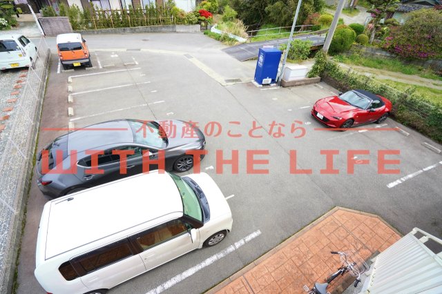 駐車場　車をお持ちの方に嬉しい駐車場付きの物件です
