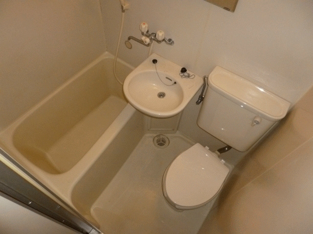 バス・シャワールーム　綺麗に保たれてます。