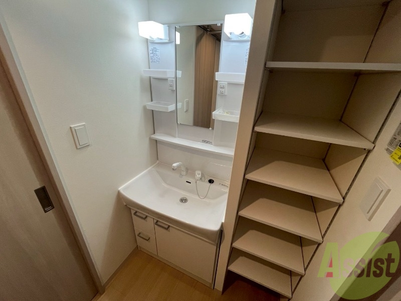 洗面設備　こちらに洗面台があります。朝の洗顔はこちらで。