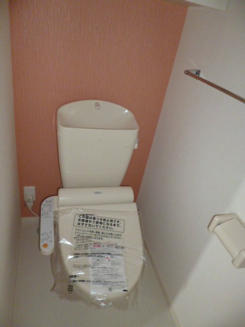 トイレ　温水洗浄便座