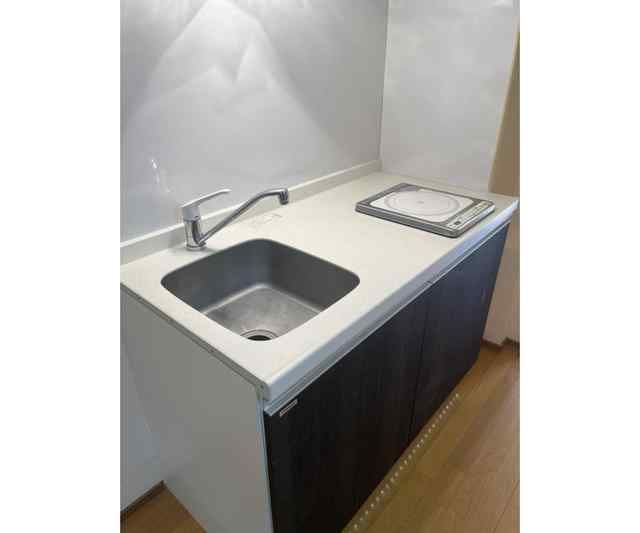 キッチン　※同建物内・別タイプの参考写真です。