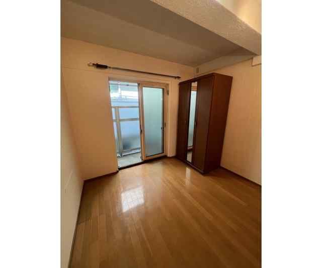 居室・リビング　※同建物内・別タイプの参考写真です。