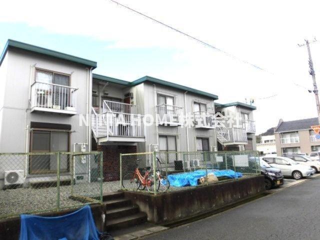 建物外観　駅徒歩圏内でコンビニやスーパーなどが徒歩近くて便利です◎