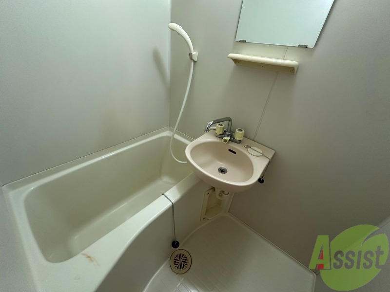 バス・シャワールーム　お風呂も広いので１日の疲れもしっかり癒せます。