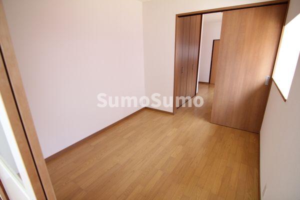 その他部屋・スペース　落ち着いて過ごせるお部屋なので、寝室にいかがでしょうか