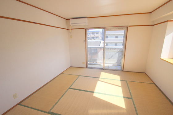 居室・リビング　＊参考別部屋写真です。