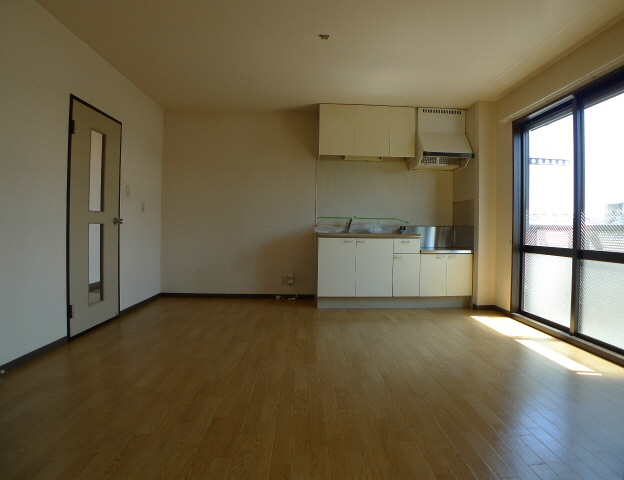 居室・リビング　広々9帖のリビングです！