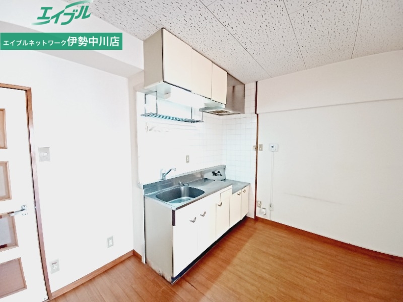 キッチン　同タイプの部屋写真です