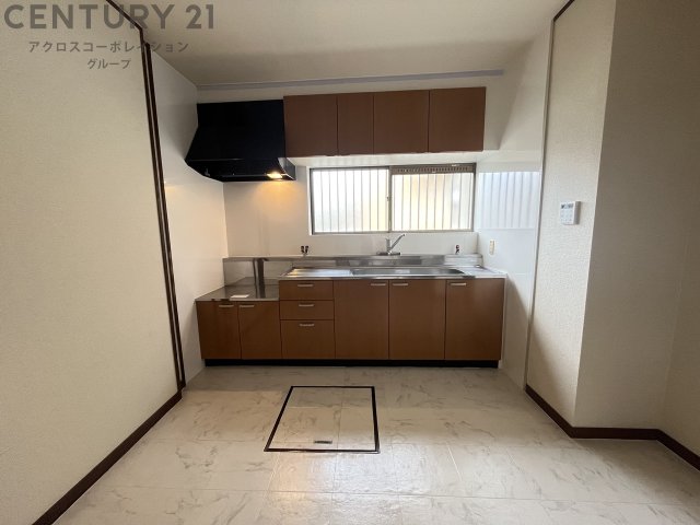 キッチン　壁付けキッチンでスペースを最大限有効活用できます！