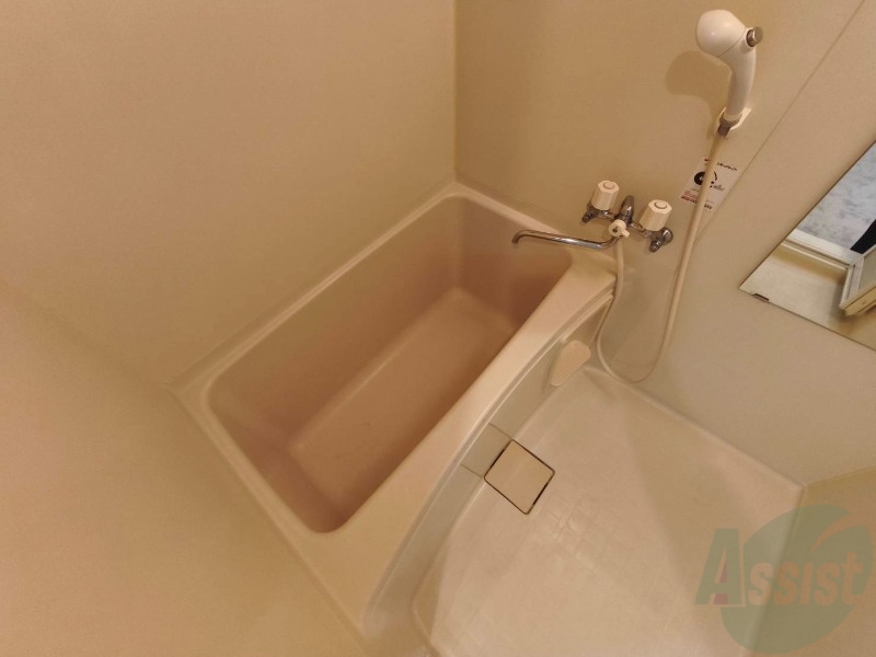 バス・シャワールーム　お風呂になります。一日の疲れを癒してくださいね。