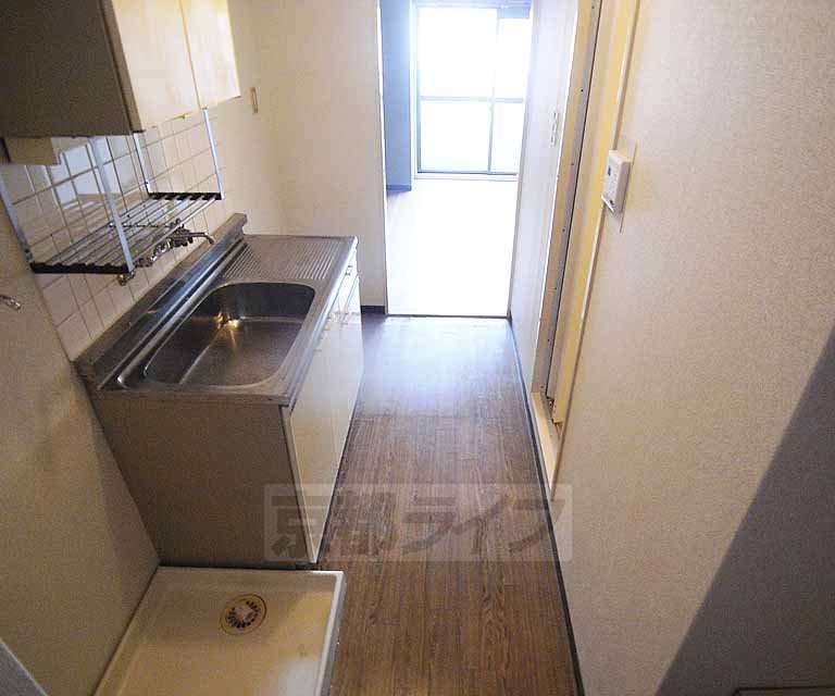 その他部屋・スペース　キッチン横に冷蔵庫も設置可能です