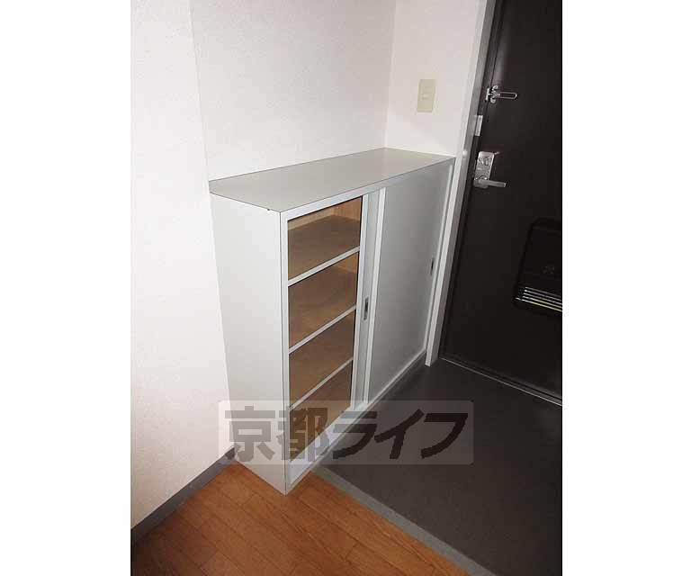 収納　玄関靴収納スペース。