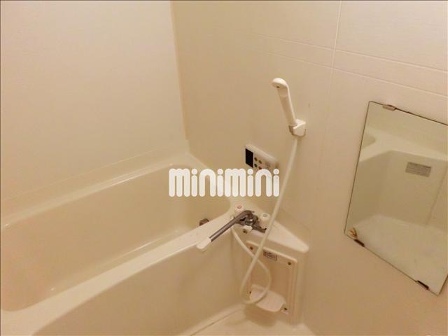 バス・シャワールーム　追い焚き機能付きのお風呂です。