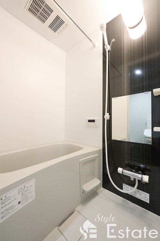 バス・シャワールーム　バスルーム