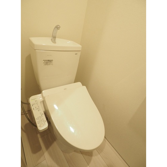 トイレ　温水洗浄便座