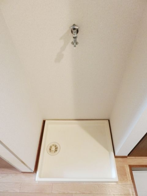 洗面設備　室内に洗濯機置き場があります