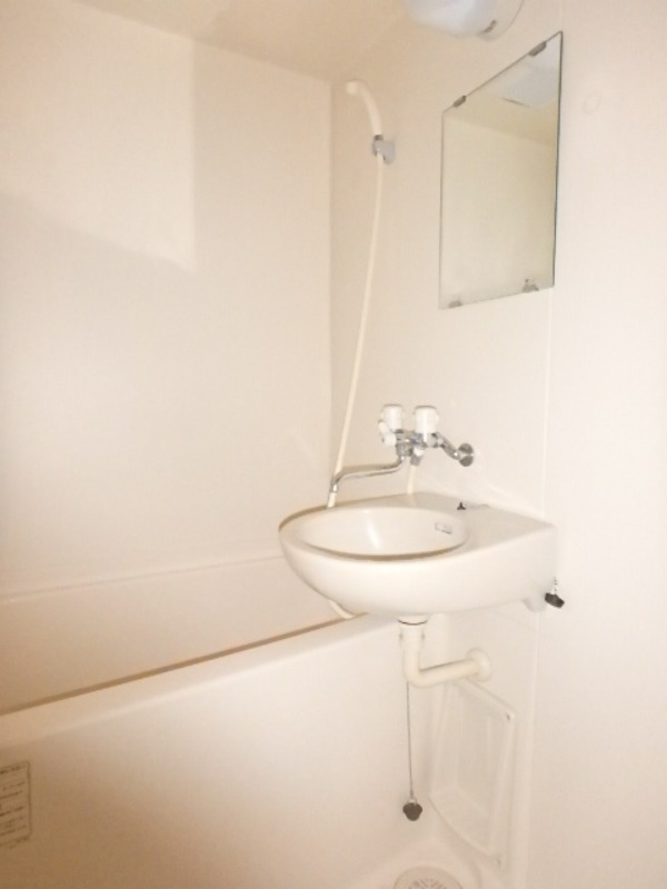 バス・シャワールーム　図面と現状に相違がある場合には現状を優先