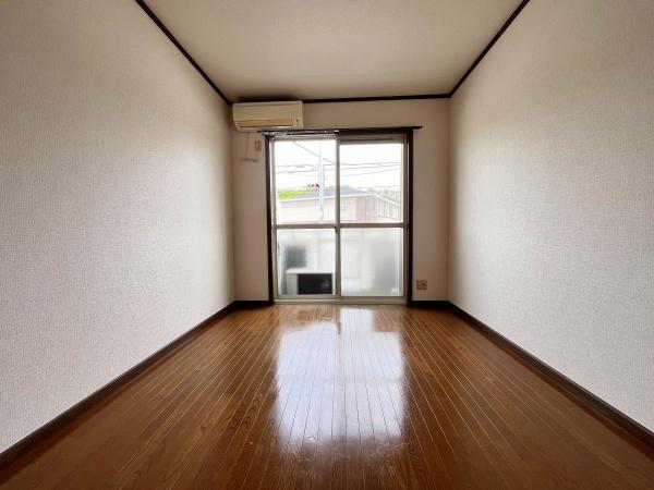 居室・リビング　※102号室の室内写真になります