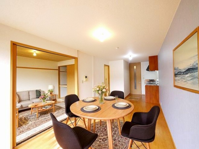 居室・リビング　CGで家具等を配置したもので家具等は含まれません